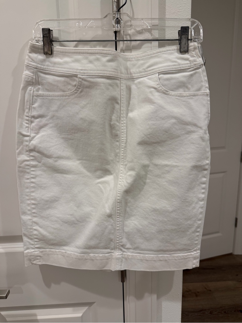 LOFT White Pencil Skirt